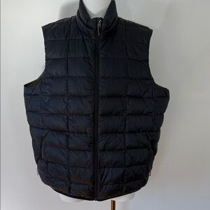 REI Men's Black Puffer Vest